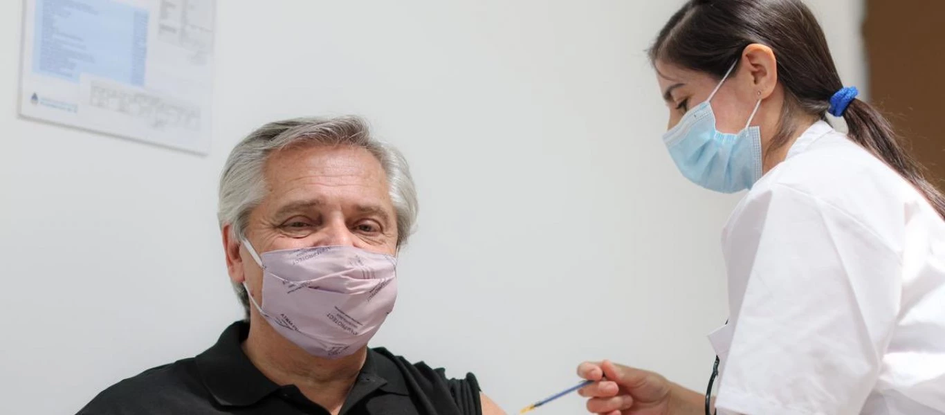 Πρόεδρος Αργεντινής: Εμβολιάστηκε με το Sputnik V